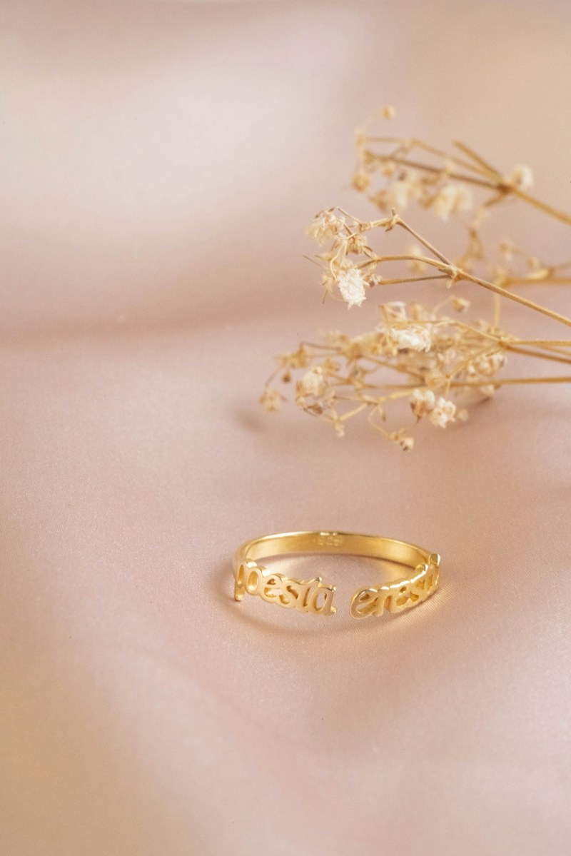 Aurora Solitaire Ring